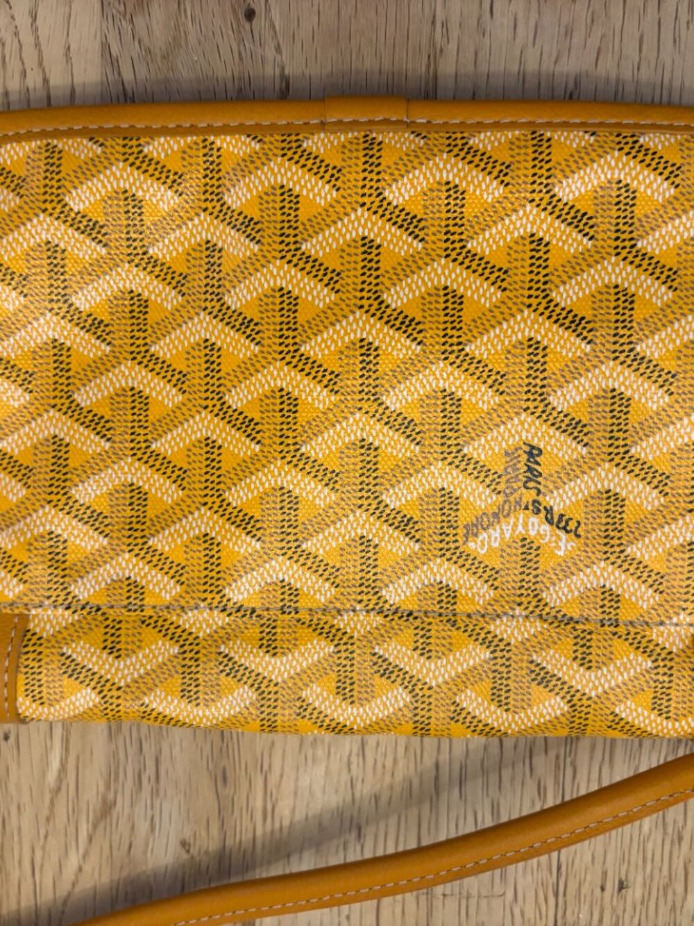 Goyard Plumet Pouch Wallet Yellow Crossbody Bag France Shoulder Strap - Picture 5 of 16